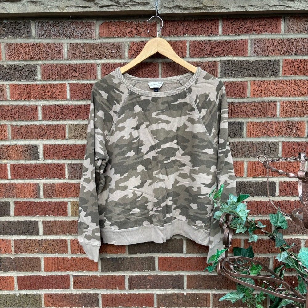 Universal Thread Green And Light Green Camouflage… - image 1